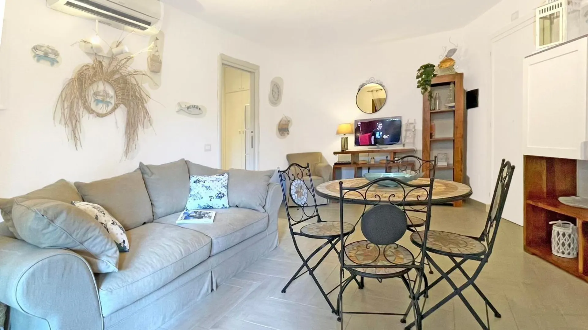Deluxe Apartments In Porto Rotondo contacts